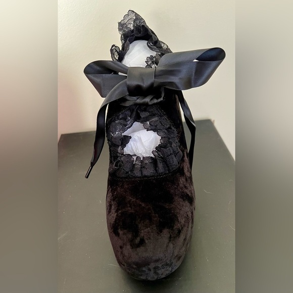 NIB Dolls Kill Widow Nocturnal Garden Platform Mary Janes in Black Velvet & Lace - Picture 9 of 16